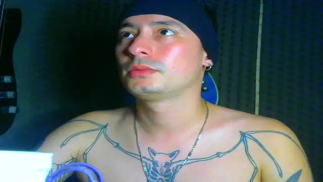 Snapshot of vampireathome chatting on February 2025 07:56:02 AM vampireathome online show from February 2025 07:56:02 AM