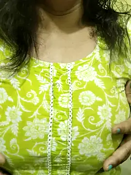 Your cutiepie  online show from November 2025 06:19:01 PM