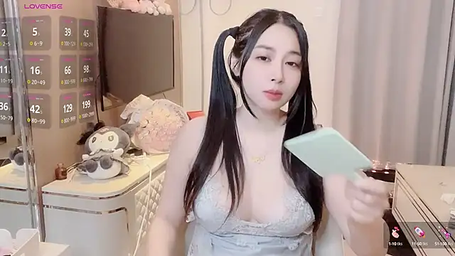 Moonccoi online show from October 2025 01:23:02 PM