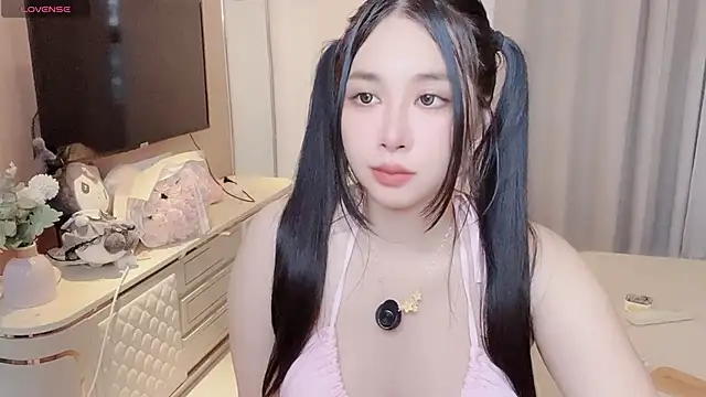 Moonccoi online show from September 2025 12:17:02 AM