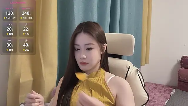 Snapshot of Qvo-Q chatting on February 2025 04:24:02 PM Qvo-Q online show from February 2025 04:24:02 PM