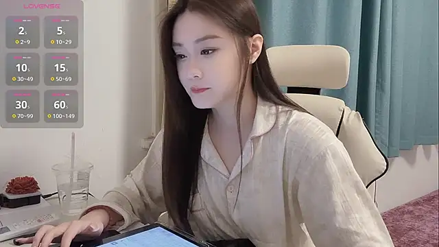 Snapshot of Qvo-Q chatting on March 2025 01:50:02 PM Qvo-Q online show from March 2025 01:50:02 PM