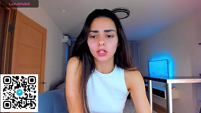 EmiliaZen online show from October 2025 02:29:02 PM