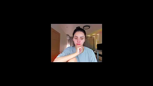 EmiliaZen online show from April 2026 05:08:02 PM