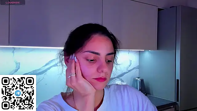 EmiliaZen online show from June 2026 05:33:02 PM