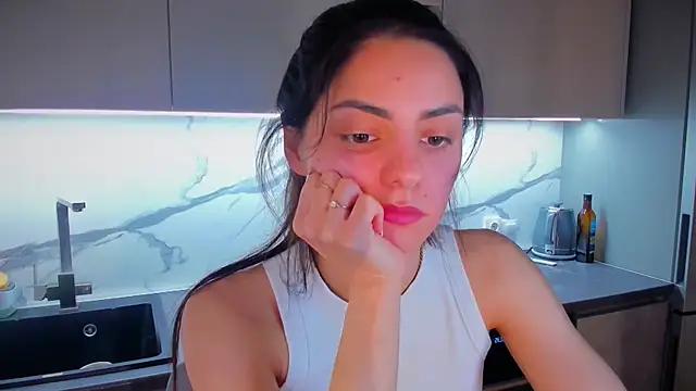 EmiliaZen online show from April 2026 06:01:01 PM