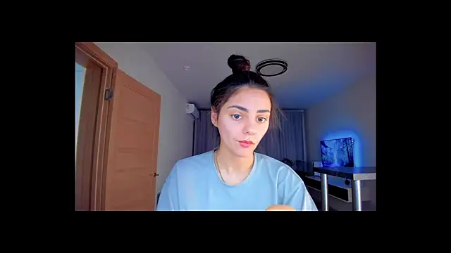 EmiliaZen online show from November 2025 02:49:01 PM