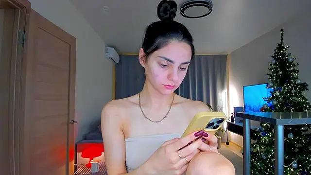 EmiliaZen online show from December 2025 05:35:01 PM