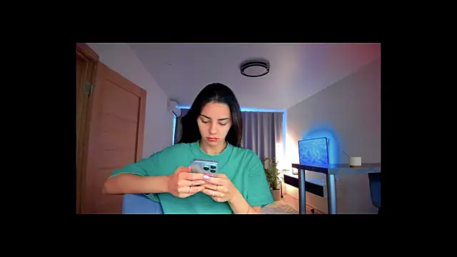 EmiliaZen online show from September 2025 12:23:01 PM