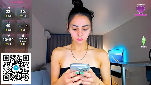 EmiliaZen online show from October 2025 02:39:01 PM