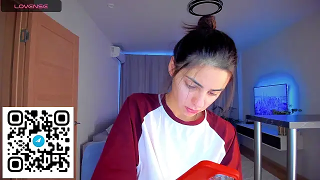 EmiliaZen online show from November 2025 01:26:01 PM