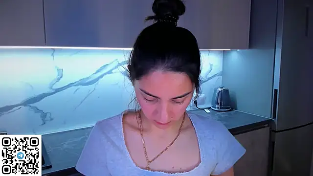 EmiliaZen online show from June 2026 08:39:01 PM