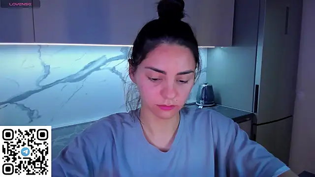 EmiliaZen online show from June 2026 09:38:01 PM