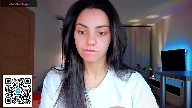 EmiliaZen online show from April 2026 04:57:02 PM