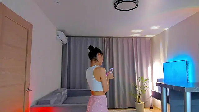 EmiliaZen online show from February 2026 05:57:01 PM