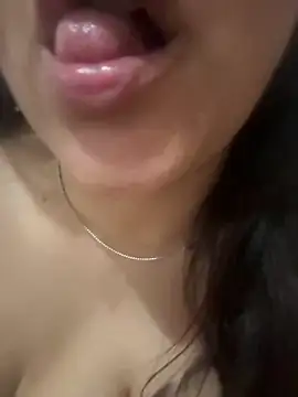 daianaspencer online show from May 2026 07:23:02 AM