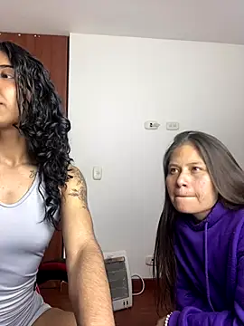 Snapshot of amberth2304 chatting on November 2025 09:18:02 PM amberth2304 online show from November 2025 09:18:02 PM