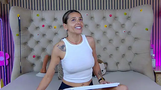 PlayfulShow online show from April 2026 02:44:02 PM