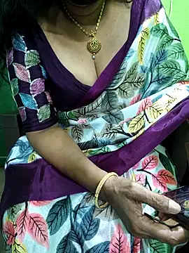 Snapshot of niiveditha chatting on September 2025 03:12:02 PM niiveditha online show from September 2025 03:12:02 PM