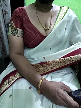 Snapshot of niiveditha chatting on October 2025 02:40:01 PM niiveditha online show from October 2025 02:40:01 PM