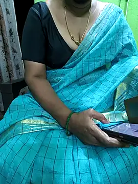 Snapshot of niiveditha chatting on October 2025 02:02:01 AM niiveditha online show from October 2025 02:02:01 AM