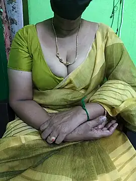 Snapshot of niiveditha chatting on March 2025 06:06:02 AM niiveditha online show from March 2025 06:06:02 AM