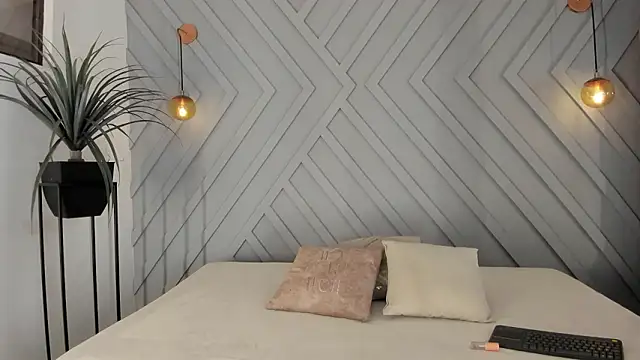 Zoee monroe online show from March 2026 01:18:02 PM