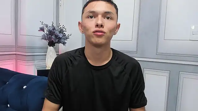 Andy dior18 online show from September 2025 02:18:02 AM