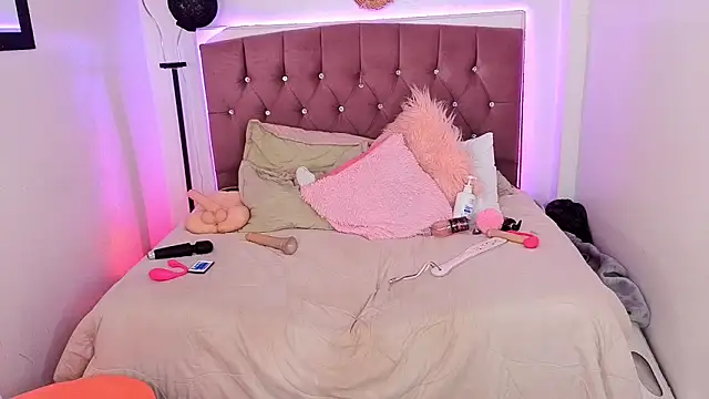 lizha milf online show from January 2026 07:12:01 PM