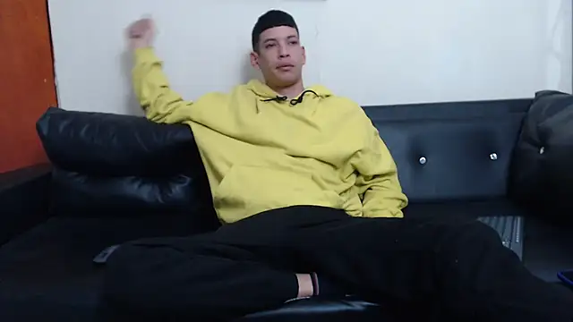 Snapshot of biigjhonny chatting on November 2025 03:11:01 AM biigjhonny online show from November 2025 03:11:01 AM