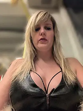 Sexybiene969 online show from March 2026 05:46:01 PM