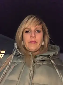 Sexybiene969 online show from December 2025 04:09:01 PM