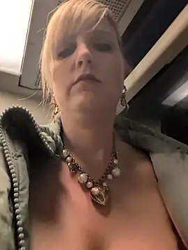 Sexybiene969 online show from December 2025 03:32:02 PM