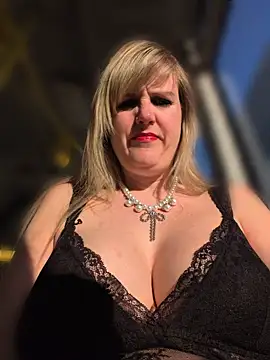 Sexybiene969 online show from April 2026 04:13:01 PM