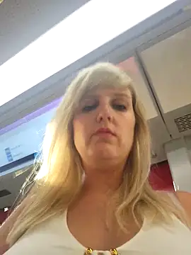 Snapshot of Sexybiene969 chatting on September 2025 04:07:01 PM Sexybiene969 online show from September 2025 04:07:01 PM