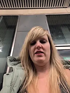 Sexybiene969 online show from January 2026 05:28:02 PM