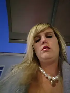 Sexybiene969 online show from November 2025 04:00:02 PM