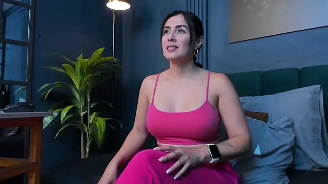 Snapshot of scarlet_edwars chatting on November 2025 04:33:01 PM scarlet edwars online show from November 2025 04:33:01 PM