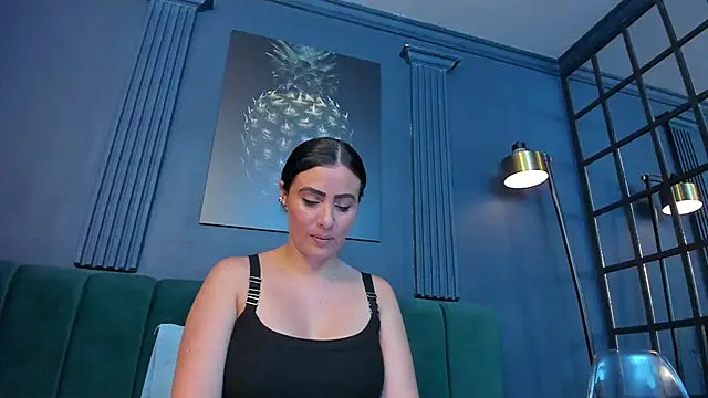 scarlet edwars online show from March 2026 07:15:01 PM