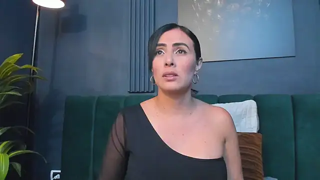 Snapshot of scarlet_edwars chatting on November 2025 09:31:01 PM scarlet edwars online show from November 2025 09:31:01 PM