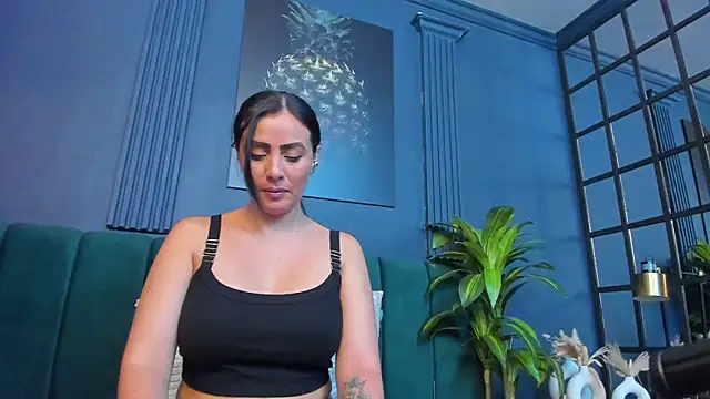 scarlet edwars online show from March 2026 07:20:01 PM