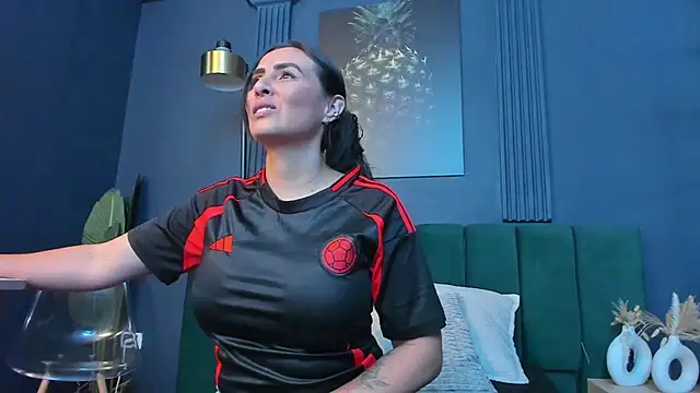 scarlet edwars online show from March 2026 06:06:02 PM