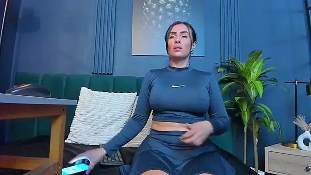 scarlet edwars online show from March 2026 06:26:02 PM