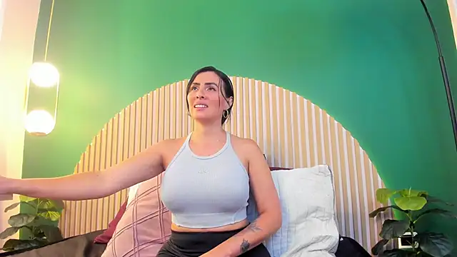 scarlet edwars online show from February 2026 03:18:01 PM