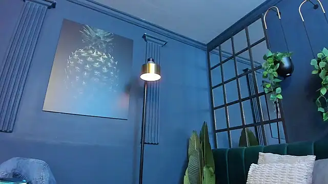 scarlet edwars online show from February 2026 07:25:01 PM