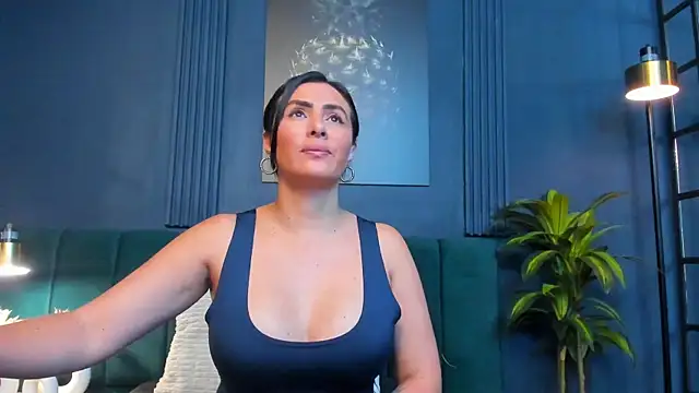 scarlet edwars online show from February 2026 08:18:01 PM