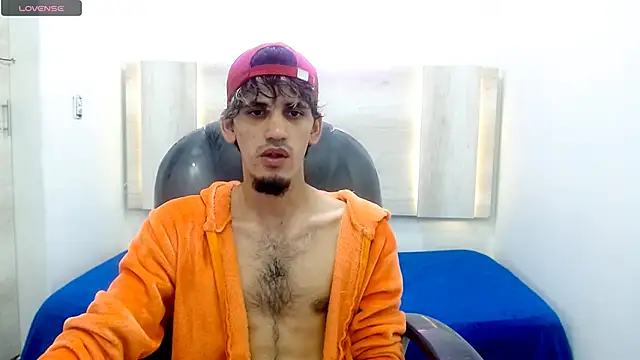 Snapshot of Dirty_Kingg chatting on February 2025 02:52:01 AM Dirty Kingg online show from February 2025 02:52:01 AM