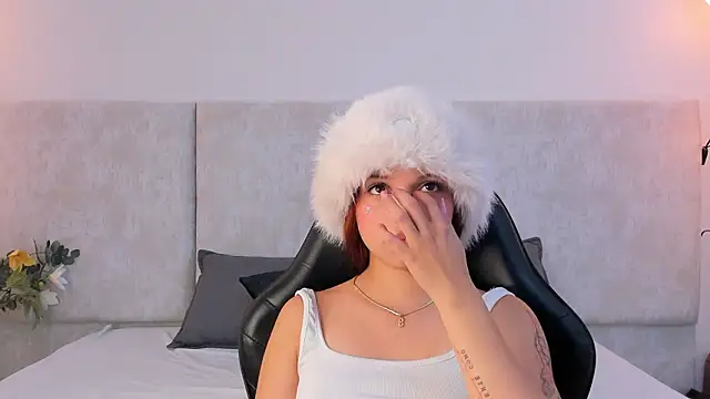 Giselle Lauren online show from February 2026 07:38:01 PM