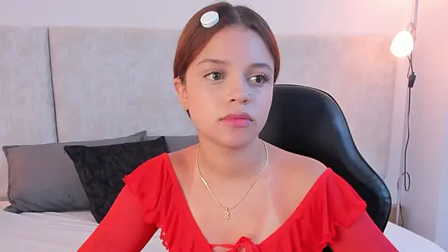 Giselle Lauren online show from March 2026 08:44:02 PM