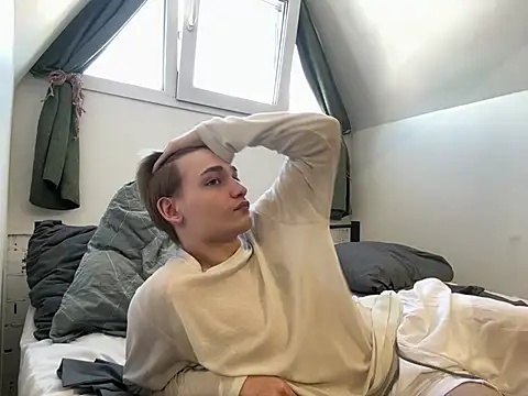 Julian wins online show from February 2025 05:52:01 AM